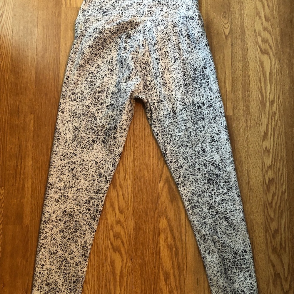 Fabletics High Waisted Patterned Legging - image 5